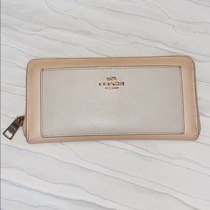 Coach Wallet - Peach and Cream